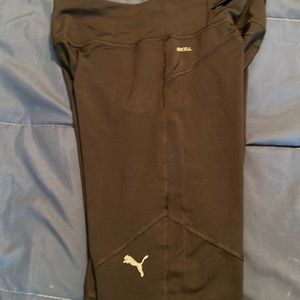 Black puma workout pants for ladies. Size large but fit like medium